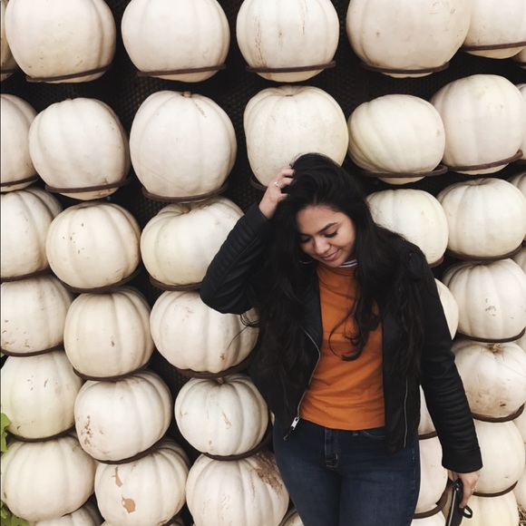 Meet your Posher, Bri - Picture 2 of 2